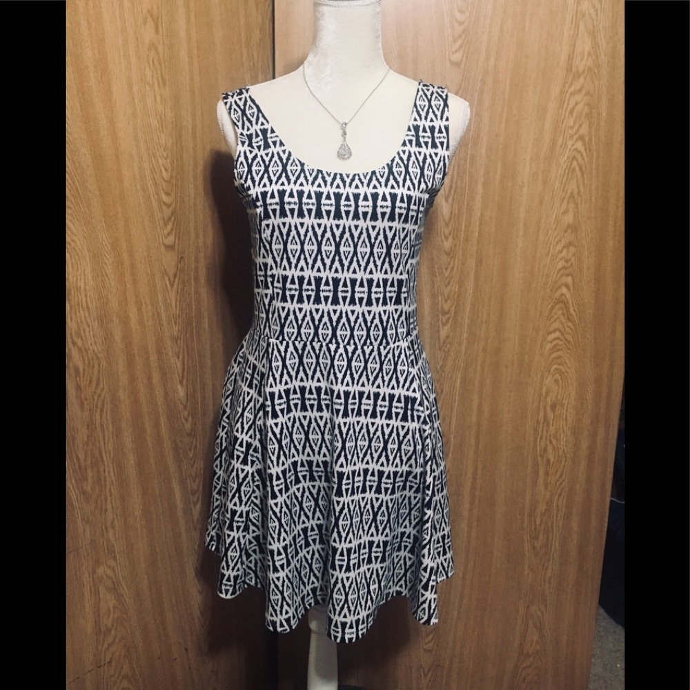 Divided h&m -Navy ikat pattern dress